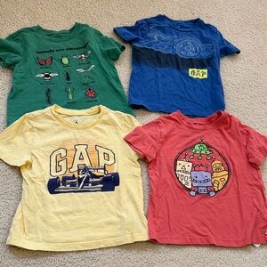Lot of 4 GAP Kids Short Sleeve Tees - Green, Blue, Yellow, Red- size 5 T